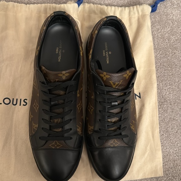 MENS AUTHENTIC LOUIS VUITTON MONOGRAM SNEAKERS- size 11 - Picture 3 of 8